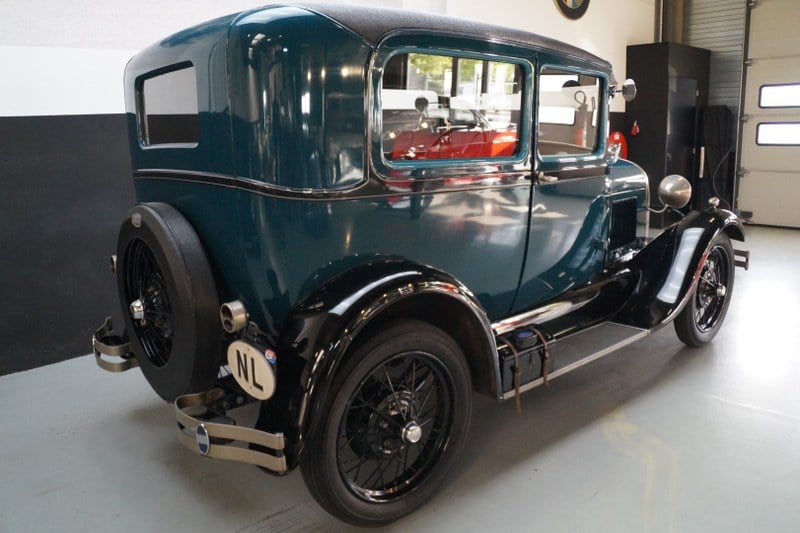 1928 Ford Model A - 4