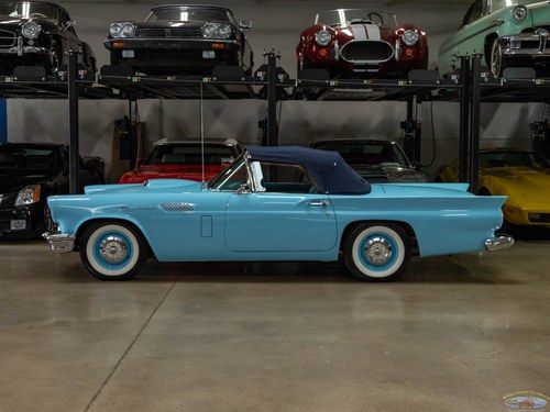 1957 Ford Thunderbird - 3
