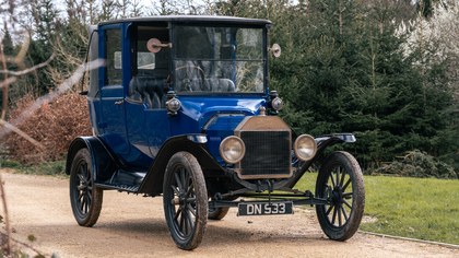1915 Ford Model T Landaulette