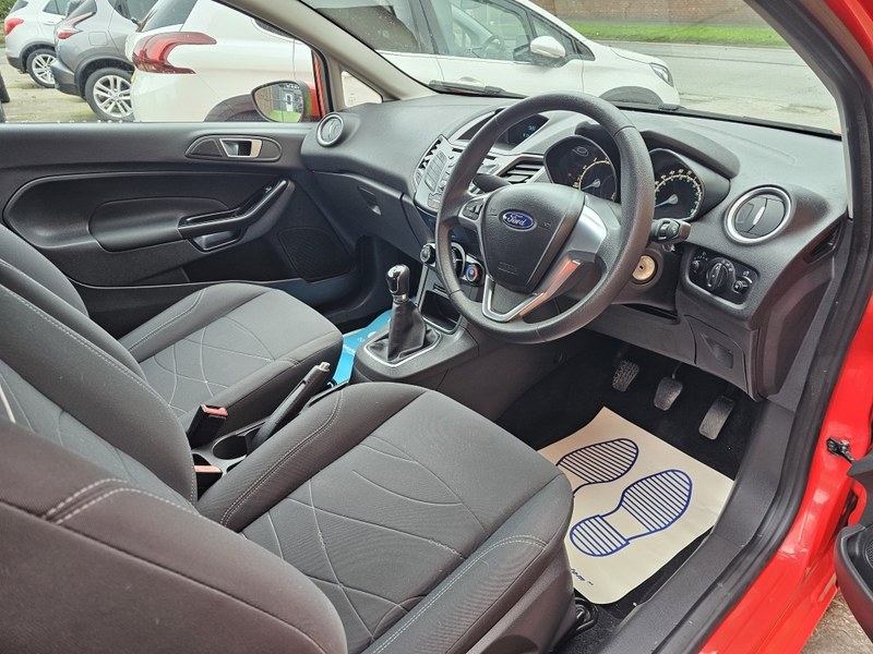 2015 Ford Fiesta - 7