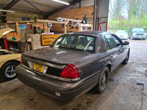 2006 Ford Crown Victoria - 5