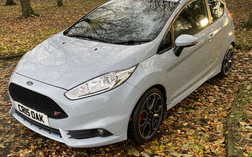 2016 Ford Fiesta ST200. (picture 1 of 43)