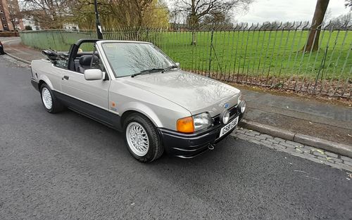 1990 Ford Escort Mark 4 XR3i (picture 1 of 17)