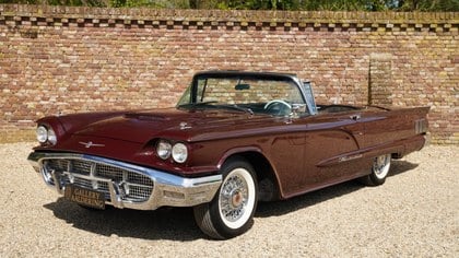 Ford Thunderbird Convertible V8 352 ci Presented in the fact
