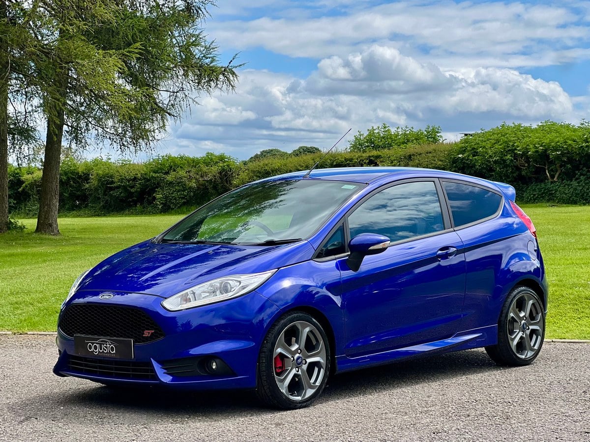2015 Ford Fiesta Blue Right Hand Drive In United Kingdom For Sale 2015-ford-fiesta-blue-right-hand-drive-in-united-kingdom-for-sale