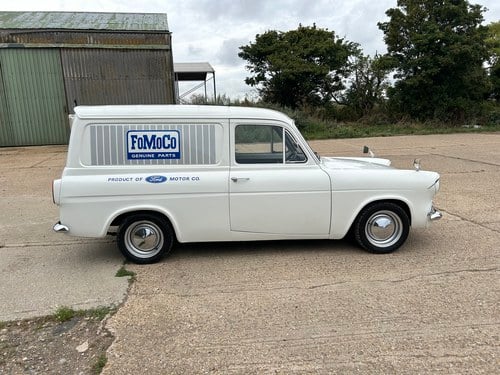 1968 Ford Anglia van 307e escort