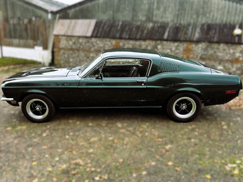 A magnificent 1967 Mustang 289V8 fastback manual