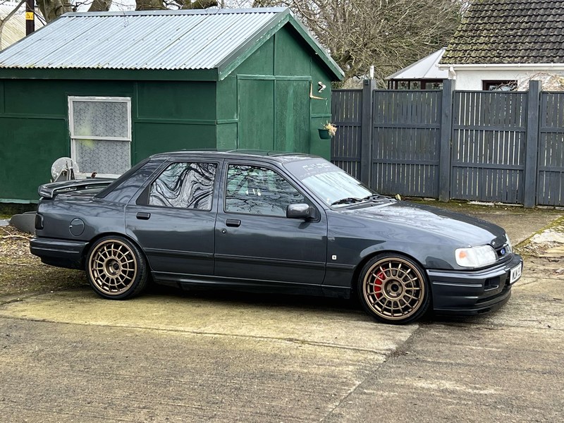 FORD SIERRA RS COSWORTH préparée - Voitures de course FORD SIERRA RS COSWORTH préparée - Voitures de course