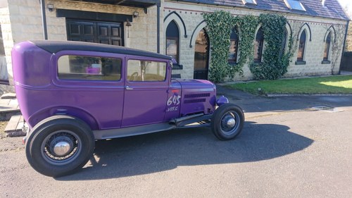 HOT ROD FLATHEAD V8 - 1930 Ford Model A