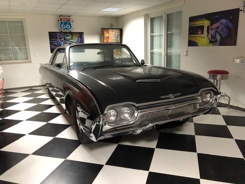 1961 Ford Thunderbird