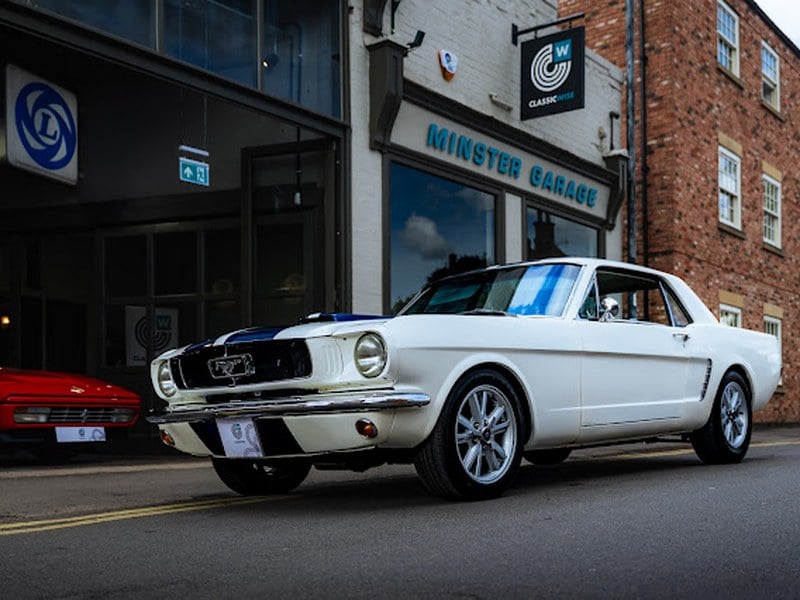 Ford Mustang Coupe 5.0