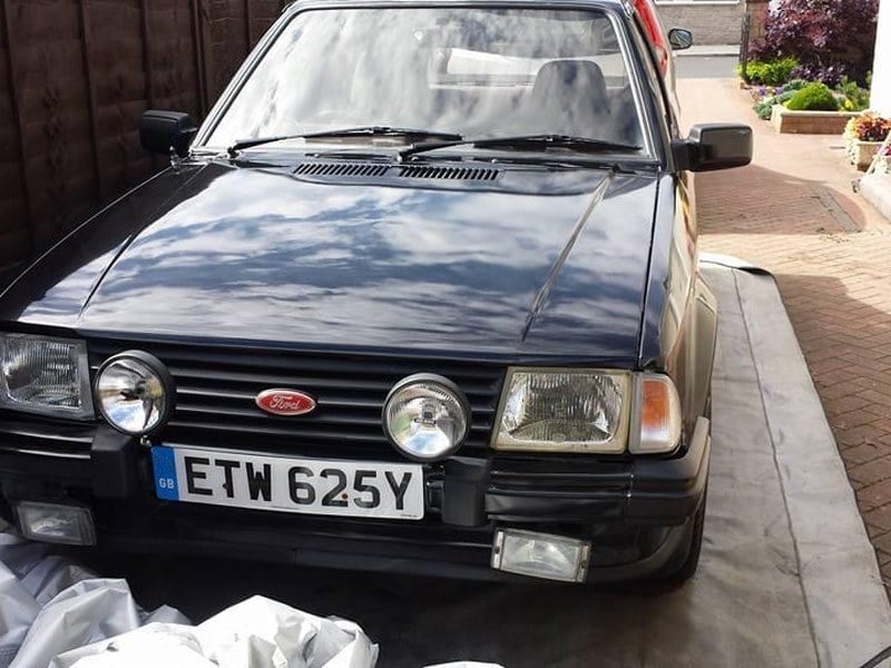 Rapid Classics: Eine Suche. Alle Oldtimer. 17 » Rapid Classics: Eine Suche. Alle Oldtimer. 1982 Ford Escort Mark 3 XR3 5 speed