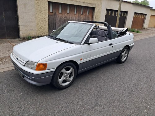 FORD Escort XR3i cabriolet - 1991 À venda