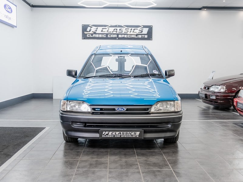 Rapid Classics: Eine Suche. Alle Oldtimer. 27 » Rapid Classics: Eine Suche. Alle Oldtimer. 1992 Mk5 FORD ESCORT 1.4 PETROL VAN,1 FORMER KEEPER