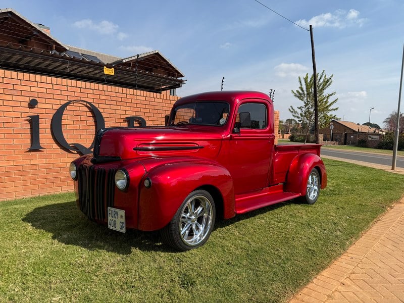 Rapid Classics: Eine Suche. Alle Oldtimer. 7 » Rapid Classics: Eine Suche. Alle Oldtimer. 1946 Ford Pickup Jailbar