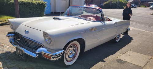 1957 Ford Thunderbird