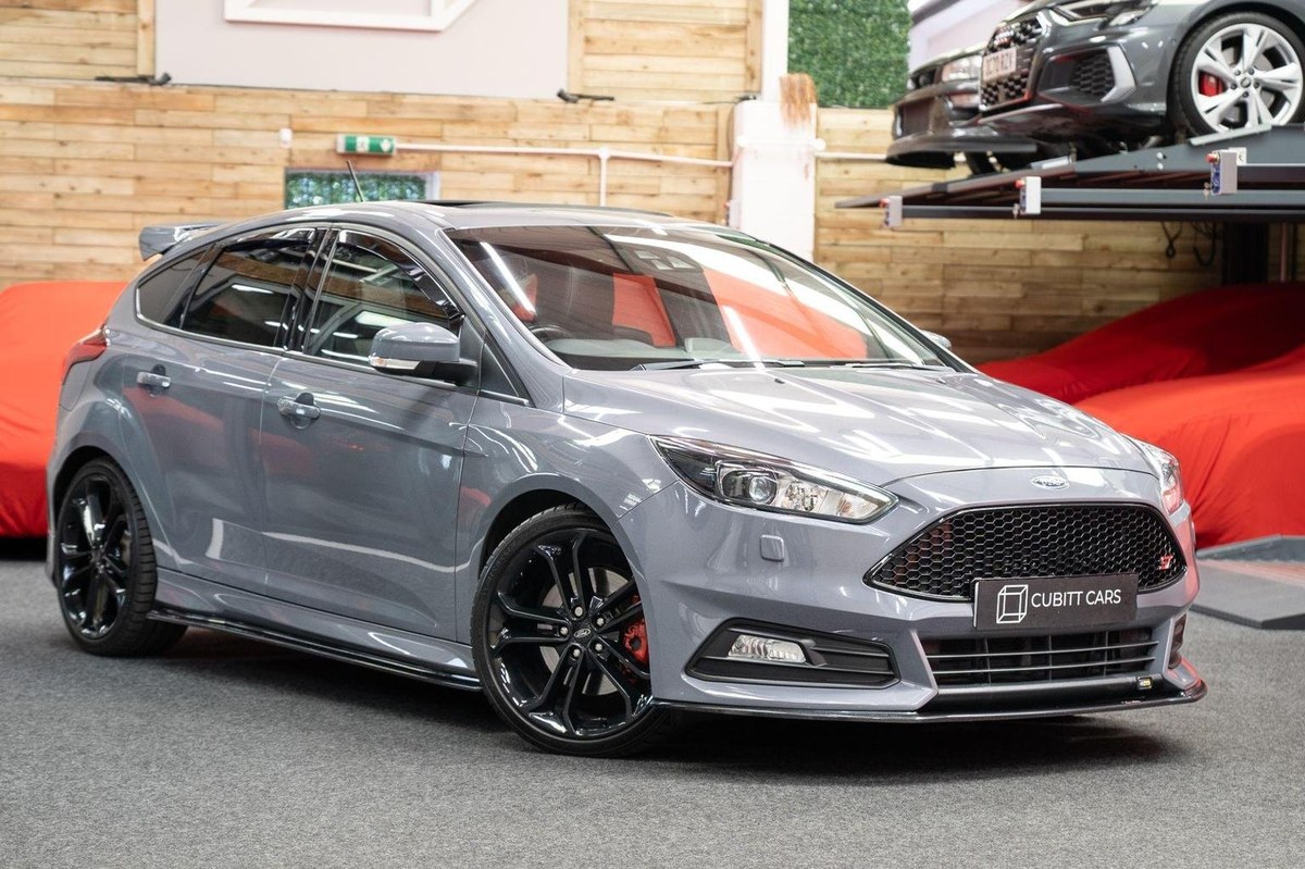 2017 Ford Focus Grey Manual Right Hand Drive in United Kingdom - For ...