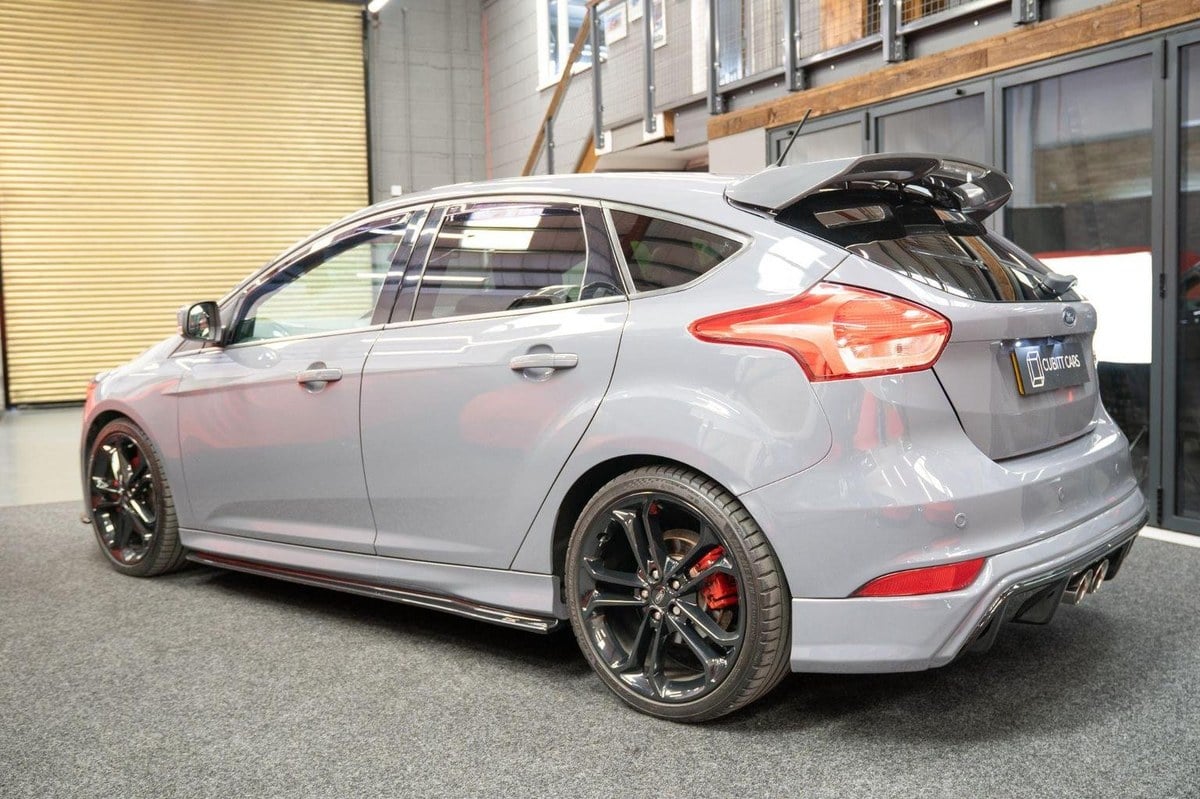 2017 Ford Focus Grey Manual Right Hand Drive in United Kingdom - For ...