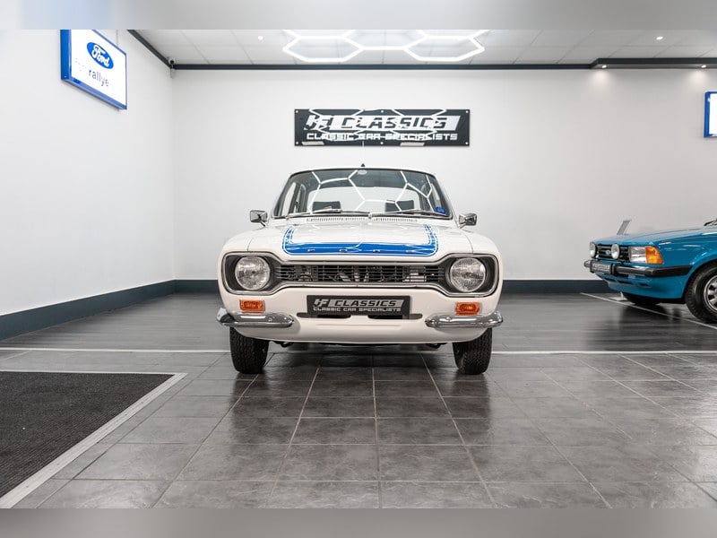 1976 Mk1 FORD ESCORT RS2000 WHITE/ BLUE DECALS 'EXEMPLARY '