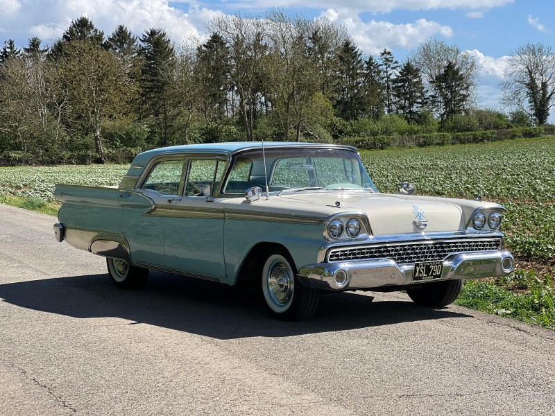 1959 Ford Fairlane 500 sedan
