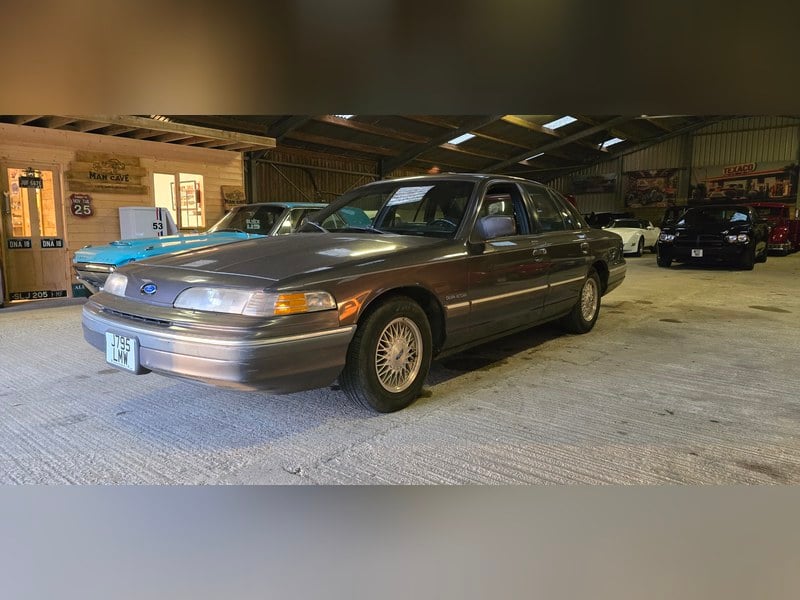 1991 Ford Crown Victoria