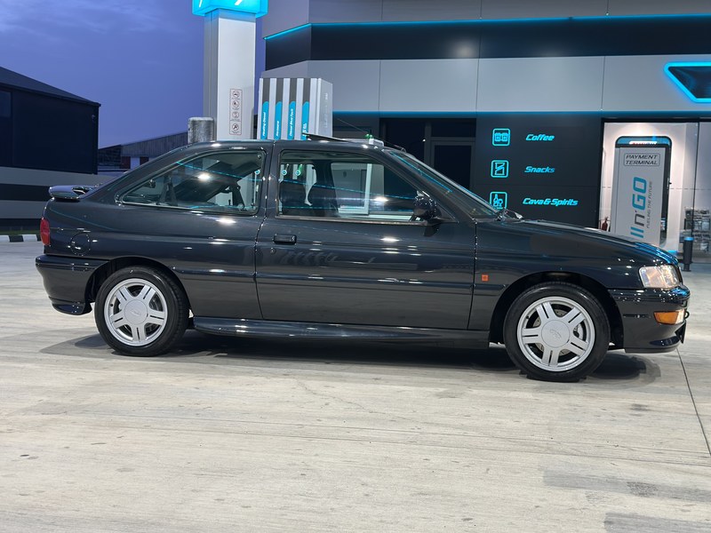 1994 Ford Escort - 2 1994 Ford Escort - 2