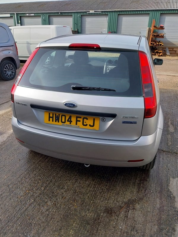 2004 Ford Fiesta - 2 2004 Ford Fiesta - 2