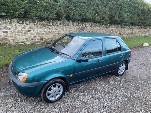 2000 Ford Fiesta zetec 1.2 5dr low miles 34,000, very clean fresh VENDIDO