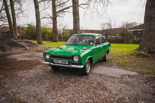 1974 Mk1 FORD ESCORT 1100cc 4-DOOR/GREEN 1-FORMER KEEPER