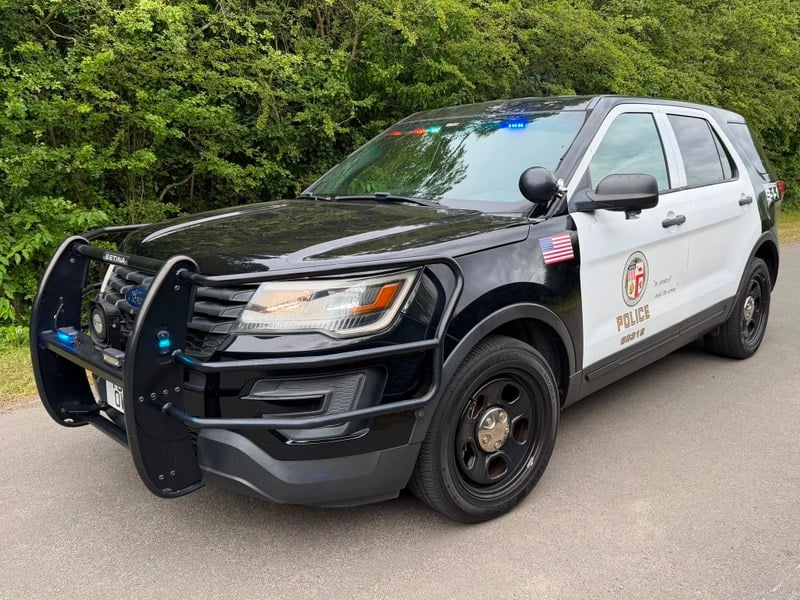 2016 Ford Explorer - 2 2016 Ford Explorer - 2