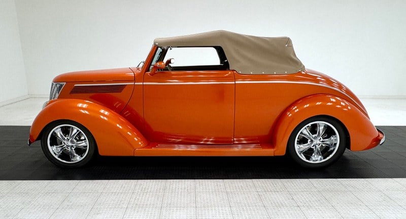 1937 Ford De Luxe - 2 1937 Ford De Luxe - 2