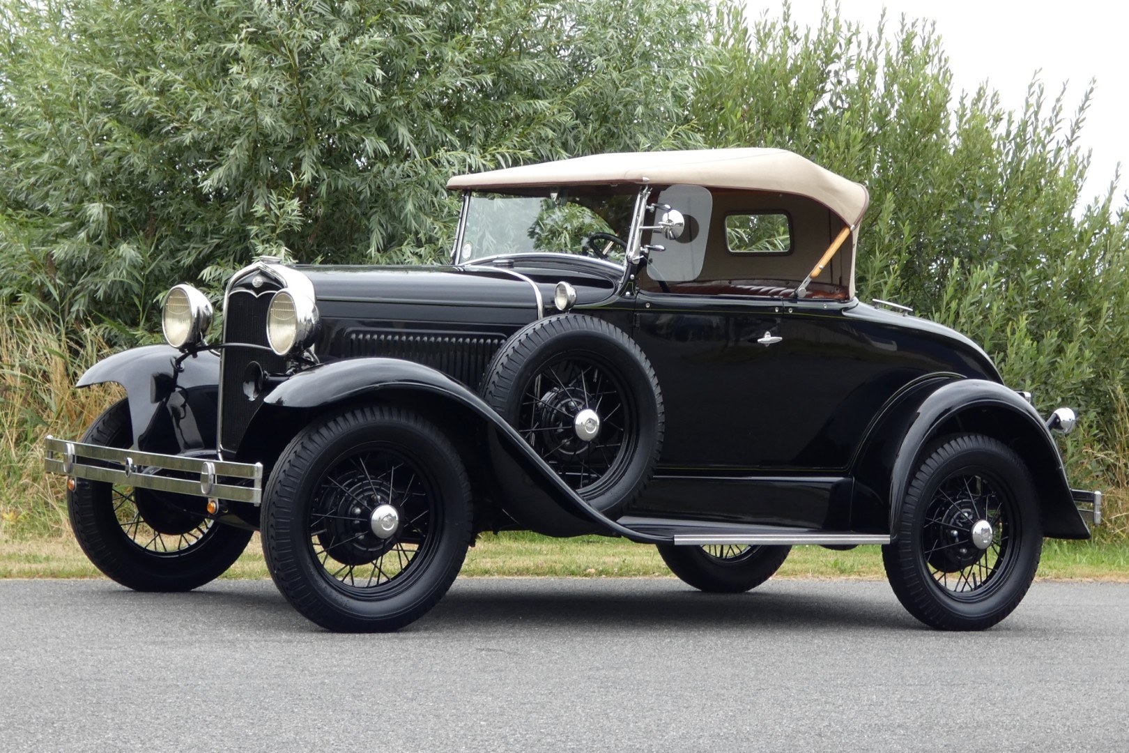 Ford Model A Roadster DeLuxe 1931, foto 1
