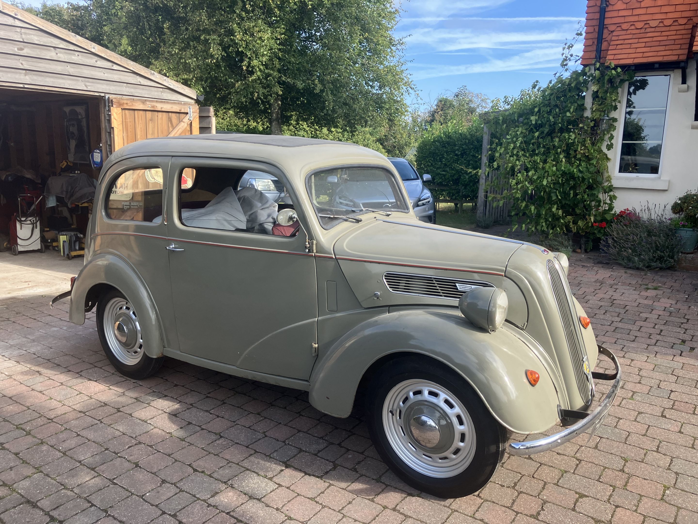 1953 Ford Anglia