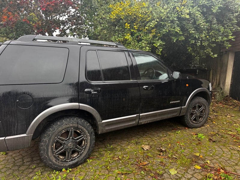 2005 Ford Explorer - 2 2005 Ford Explorer - 2
