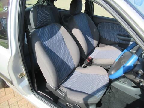 2001 Ford Fiesta - 2 2001 Ford Fiesta - 2
