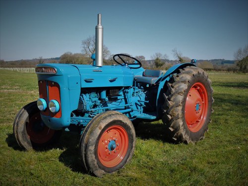 1962 Fordson Super Dexta tractor VENDUTO