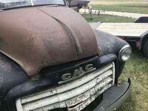 1951 Gmc shortbox pickup truck for restore For Sale (picture 3 of 12)