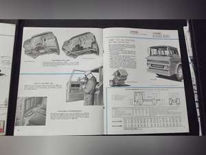 0000 GMC ORIGNAL SALES BROCHURES For Sale (picture 30 of 32)