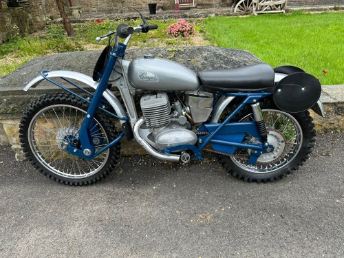 1961 Greeves MCS Hawkstone 250 cc Two Stroke Scrambler VENDIDO