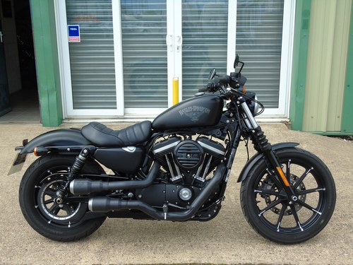 Harley-Davidson XL 883 N Iron 2016 Only 3400 Miles From New In vendita