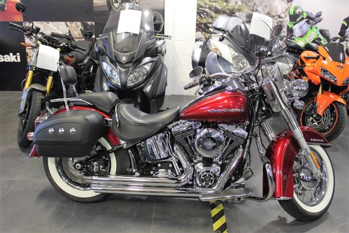 2017 67 Harley - Davidson FLSTN Softail Deluxe 1690 **RED** In vendita
