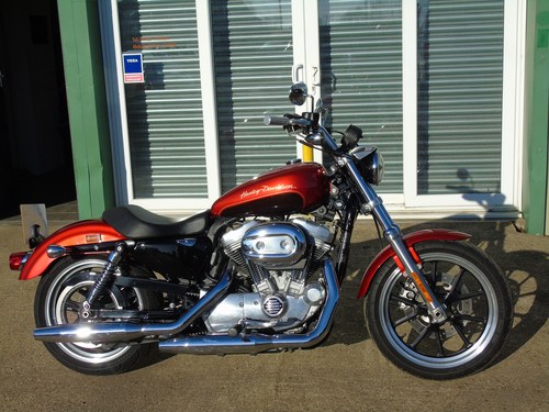 2013 Harley-Davidson XL883 Sportster Superlow Only 8600 Miles In vendita