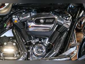 2017 Harley Davidson FLHR Road King 1745 One Owner From New For Sale (picture 2 of 22)