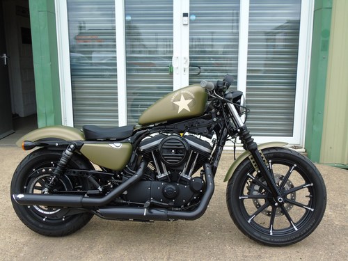2017 Harley-Davidson XL 883 N Iron Sportster, Only 840 Miles. Kaufen Bei