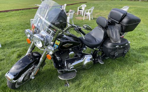 2015 Harley Davidson Softail Heritage Classic (picture 1 of 10)