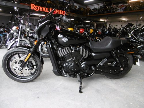 Harley Davisdson street 750. Lots spent, over £1300! Kaufen Bei