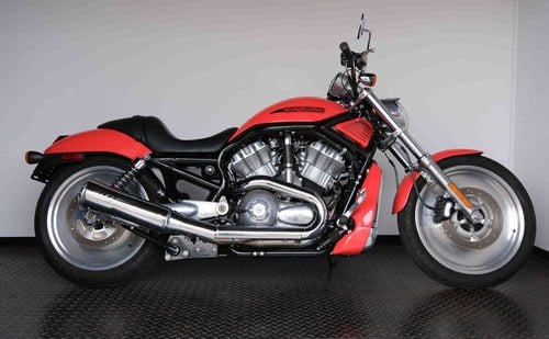 2005 Harley Davidson VRSCB V-Rod VR1 - only 3738 km - 1. owner - Kaufen Bei
