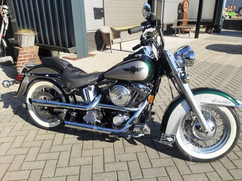 1996 Harley davidson Nostalgia color off money À venda