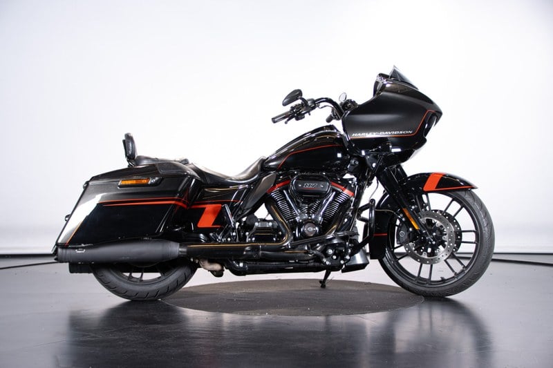 2018 Harley Davidson Road Glide - 1 2018 Harley Davidson Road Glide - 1