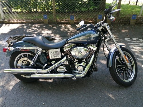 2003 Harley davidson dyna low milage. In vendita